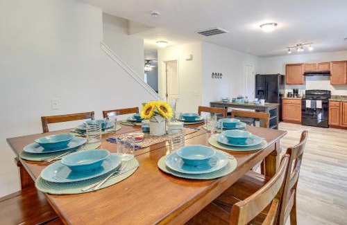 Bolivia House | Dog-Friendly Home with Pool Access Near Oak Island!