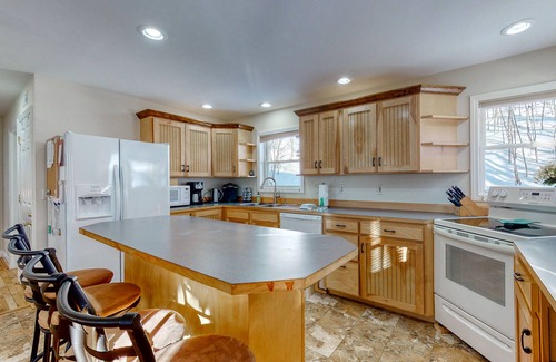 Eidelweiss Village House | Dog-friendly home with large deck, AC, grill, fireplace & beach access