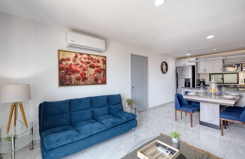 Downtown Cabo San Lucas Hotel | Dog-friendly hotel suite with ocean-view rooftop infinity pool, central AC & gym