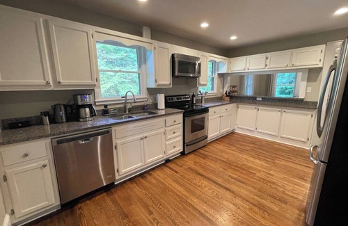Candler House | Dog Friendly, Hot Tub & Fire Pit