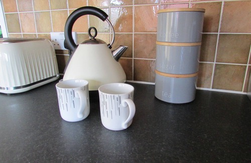 Tywyn House | Dog friendly house by the beach with parking