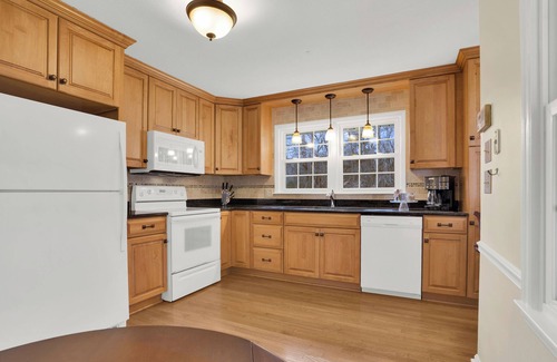 Durham House | Dog Friendly House Near Duke + Downtown + Airport