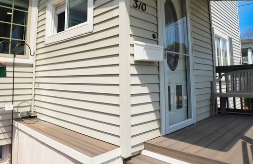 Manistee House | Dog Friendly House