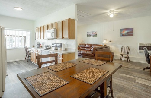 Lookout Mountain House | DOG FRIENDLY - Lookout Ridge Place Apartment! On Lookout Mountain CLOSE to