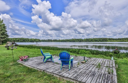 Lac du Flambeau Cabin | Dog-Friendly Lakefront Cabin with Private Deck, Firepit, & Acreage