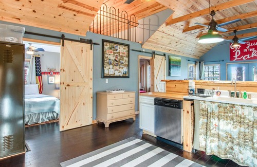 Lac du Flambeau Cabin | Dog-Friendly Lakefront Cabin with Private Deck, Firepit, & Acreage