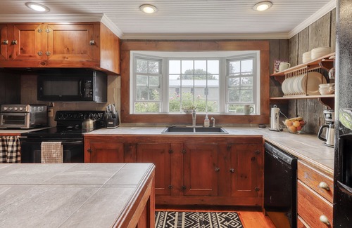 Isle La Motte House | Dog-friendly lake home with private beach, dock, firepit, barn, & treehouse