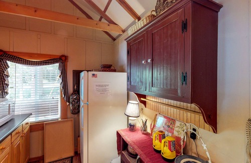 Greenville House | Dog-Friendly Lakefront Cabin with Full Kitchen, Firepit, Free WiFi, Great Views