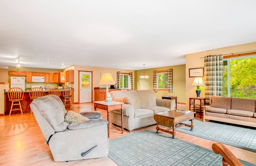 Phelps House | Dog-friendly, lakefront retreat with a deck, gas grill, & washer/dryer