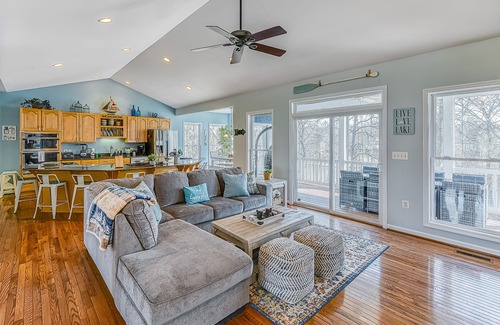 Mineral House | Dog-Friendly, Lakefront Home w/Free WiFi, Game Room, Central A/C, & Boat Access