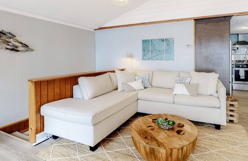 Ponds of Plymouth House | Dog-Friendly Lakefront Getaway W/ Free WiFi, Large Deck, Private Dock & Beach!