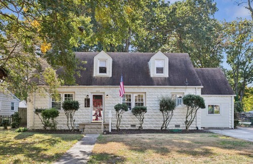 Bayview House | Dog-Friendly | Large Yard | Remote Work Setup