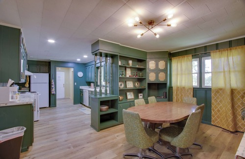 Lauderdale County House | Dog-Friendly Lexington Retreat: Step-Free Access!