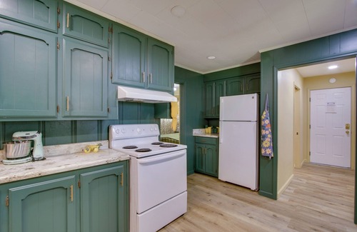 Lauderdale County House | Dog-Friendly Lexington Retreat: Step-Free Access!