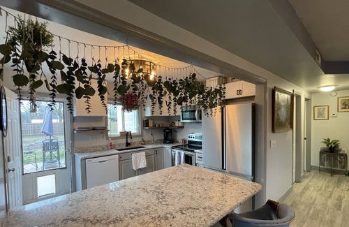 Leland House | Dog Friendly - Located Near Downtown Wilmington and Multiple Beaches!