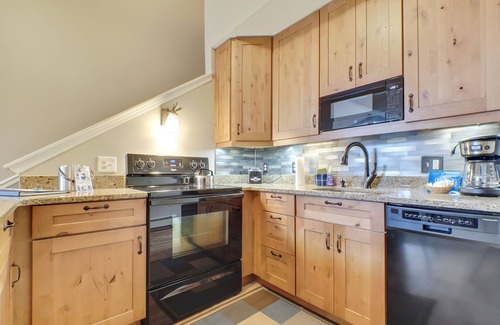 Charlevoix Condo | Dog Friendly | Loft Style | Downtown Charlevoix | Indoor/Outdoor Pool