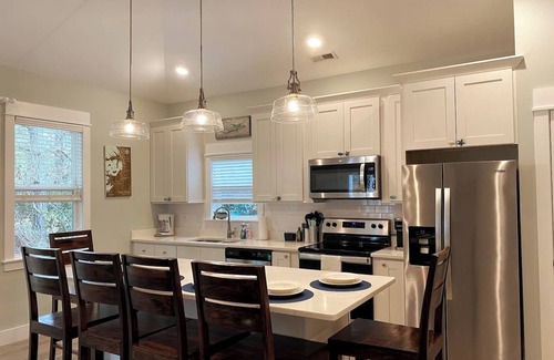 Corolla Light Condo | Dog Friendly Luxury Condo, Walk to the Beach