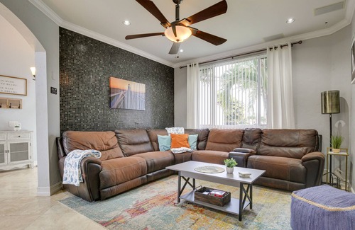 Margate House | Dog-Friendly Margate Home w/ Lanai + Hot Tub!