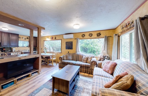 Yachats House | Dog-friendly, mid-century home w/hot tub close to beach