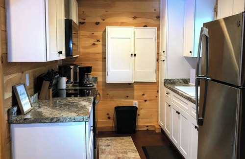 Scaly Mountain Cabin | Dog-friendly, Mountain views, Starlink internet, 8.5 miles to Highlands