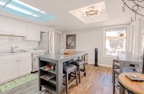 Cave Creek House | Dog-friendly mountain-view home with private pool, outdoor lounging & W/D