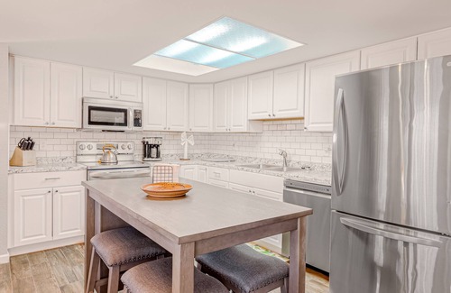 Cave Creek House | Dog-friendly mountain-view home with private pool, outdoor lounging & W/D