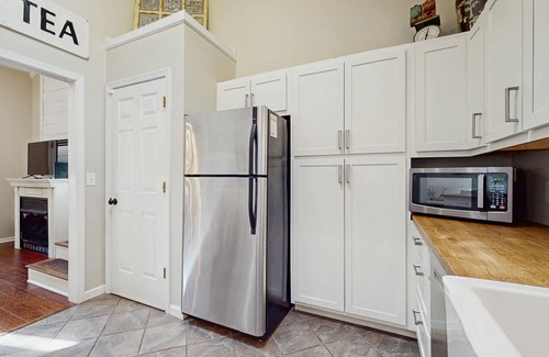 Sylva House | Dog-friendly mountain home with firepit, porch & Ping-Pong - near downtown & WCU