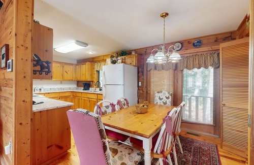 Culberson Cabin | Dog-friendly mountain view home with multi-levels and large deck