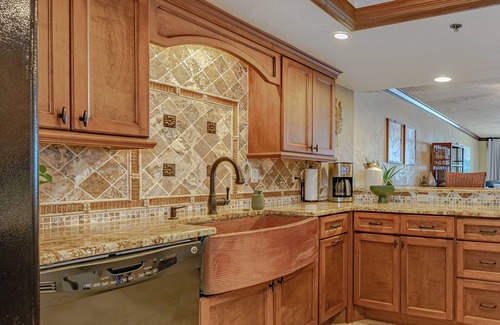 Daytona Beach Shores Condo | Dog Friendly Ocean Front High Rise, Direct Beach Acess, 2 Bedroom 2 full Bath.