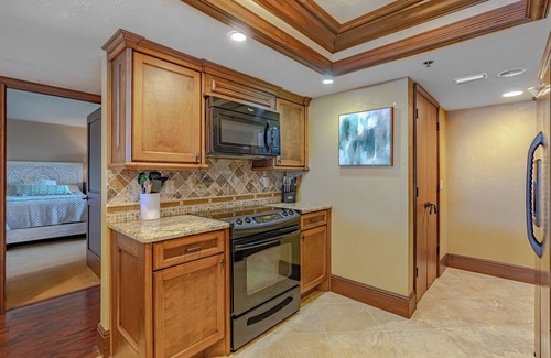 Daytona Beach Shores Condo | Dog Friendly Ocean Front High Rise, Direct Beach Acess, 2 Bedroom 2 full Bath.