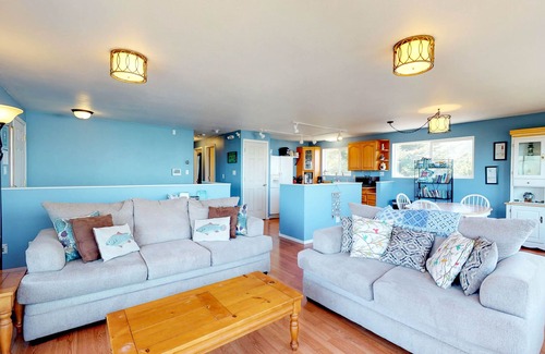 Bandon House | Dog-Friendly Oceanfront Home with Free WiFi, Washer/Dryer - Near Golf & Beaches