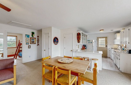 Palisade Acres House | Dog-friendly, oceanfront home in the dunes with observation deck & WiFi