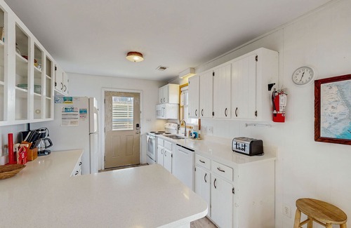Palisade Acres House | Dog-friendly, oceanfront home in the dunes with observation deck & WiFi
