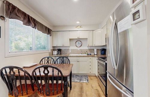 Gleneden Beach House | Dog-Friendly Oregon Coast Getaway with Private Hot Tub