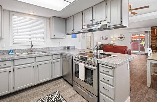 Boise House | DOG FRIENDLY! PERFECT for A FUN Fam + Friends Get Away in the West. Ping Pong, Corn Hole, + More!