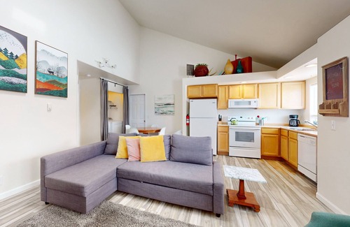 Mountain View District House | Dog-friendly perfectly located duplex with patio, grill, smart TVs, & games