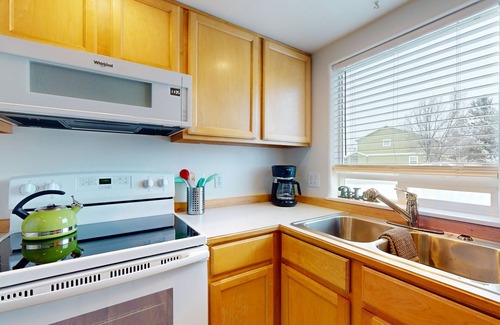 Mountain View District House | Dog-friendly perfectly located duplex with patio, grill, smart TVs, & games