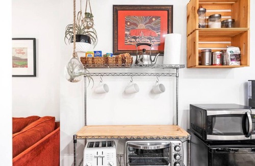 Ormewood Park Condo | Dog Friendly Private Entrance Basement Apartment in Grant Park