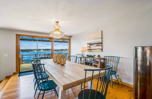 Retsil House | Dog-friendly retreat - huge deck w/panoramic sound views & jetted tub