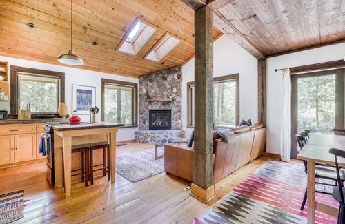 Mount Hood Village House | Dog-Friendly Riverfront Gem w/a Private Hot Tub, Gas Fireplace, & Free WiFi