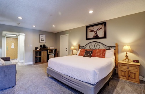 Copper Mountain Hotel | Dog Friendly Ski in/out Location at Copper! CM321H