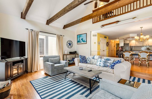 Cat Hill House | Dog-friendly South Bethany gem near the beach with central AC & fast WiFi