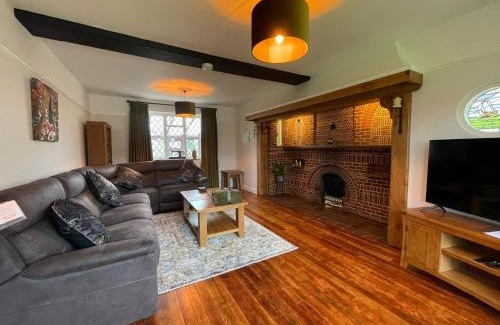 Hoveton House | Dog friendly thatched Cottage on edge of Norfolk Broads