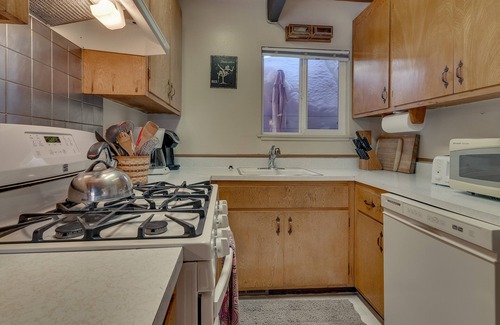 Talmont House | Dog-friendly Three Bedroom Cabin in Tahoe City