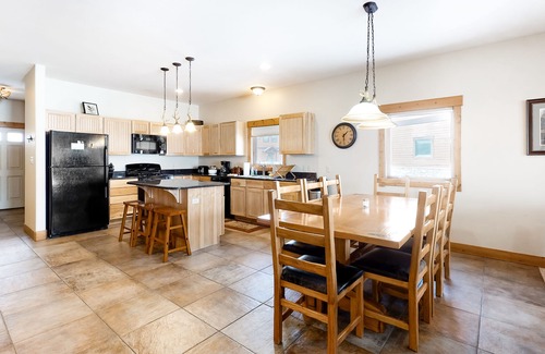 South Fork House | Dog-friendly Townhouse on the River w/Spacious Layout & Free WiFi