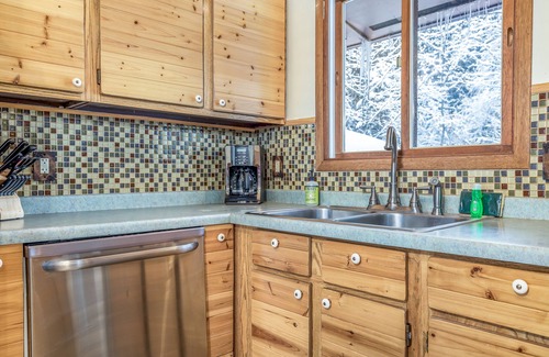 Manitowish Waters House | Dog-friendly, lakefront home with dock, kayaks, canoe, bike & fireplace