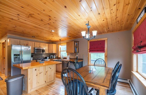 Greenwood Ski Chalet | Dog Friendly w/Outdoor Kennel, Fire Pit, Grill, Deck w/Furniture