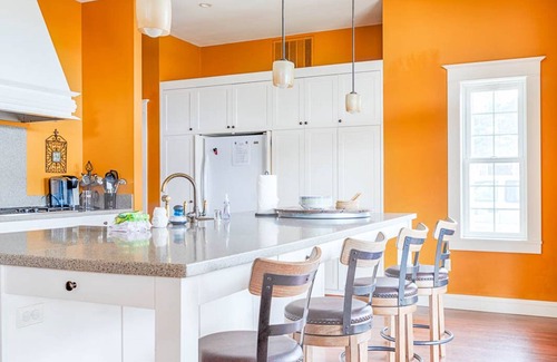 Long Beach House | Dogs friendly, In Town, Walk to Everything (BeachyK)