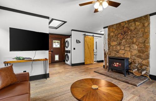 Clyde House | Dogwood Cabin