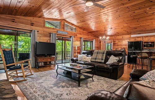 Martin House | Dogwood Cabin w/Dock!